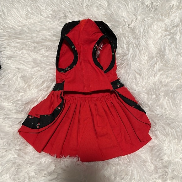 Couture dog dress with matching accessories - Picture 3 of 7